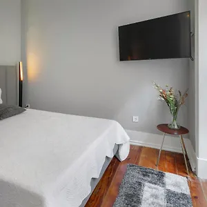 https://small-design-studio-rosa-bairro-alto.hotels-lisbon-portugal.com
